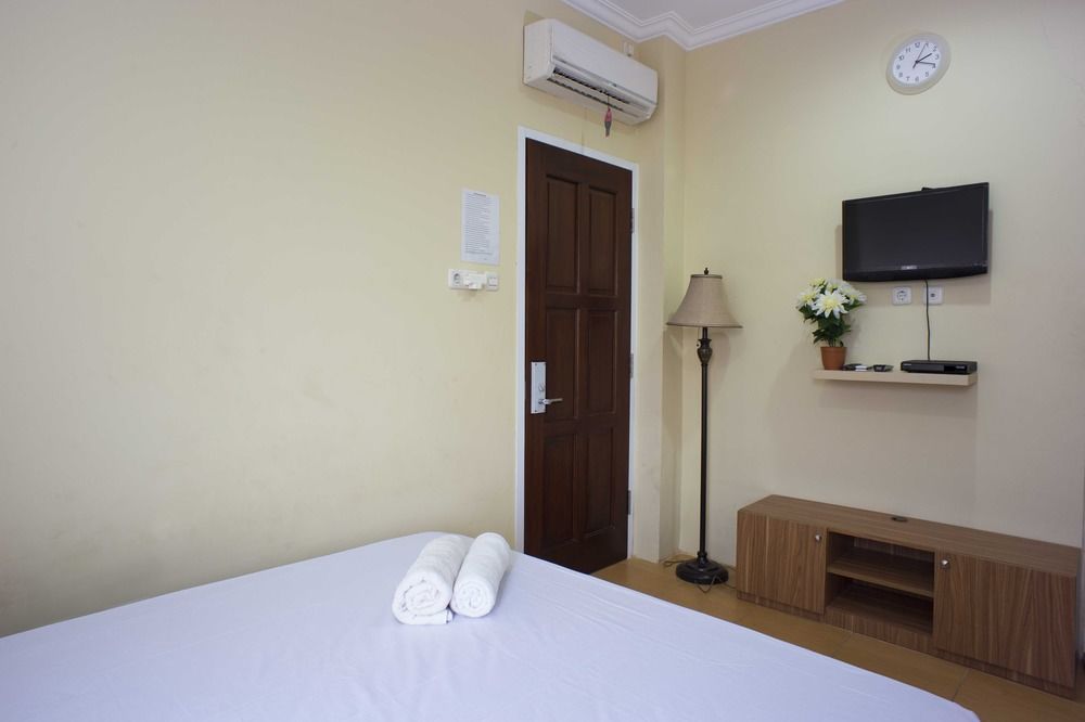 Reddoorz @ Kwitang Hotel จาการ์ตา ภายนอก รูปภาพ