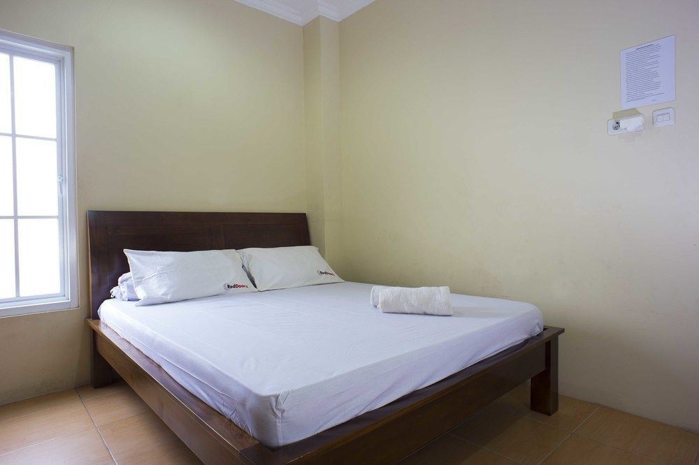 Reddoorz @ Kwitang Hotel จาการ์ตา ภายนอก รูปภาพ