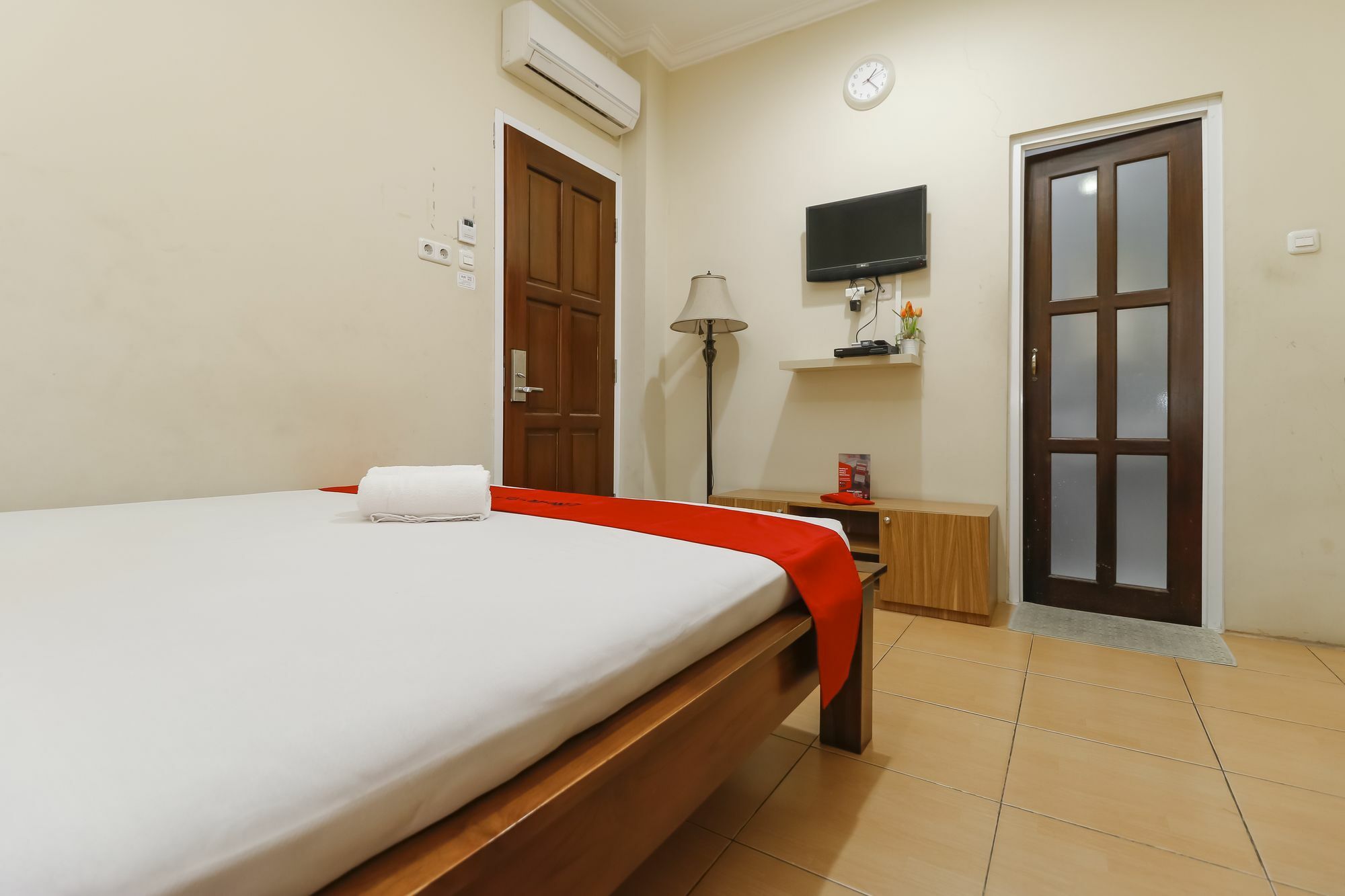 Reddoorz @ Kwitang Hotel จาการ์ตา ภายนอก รูปภาพ