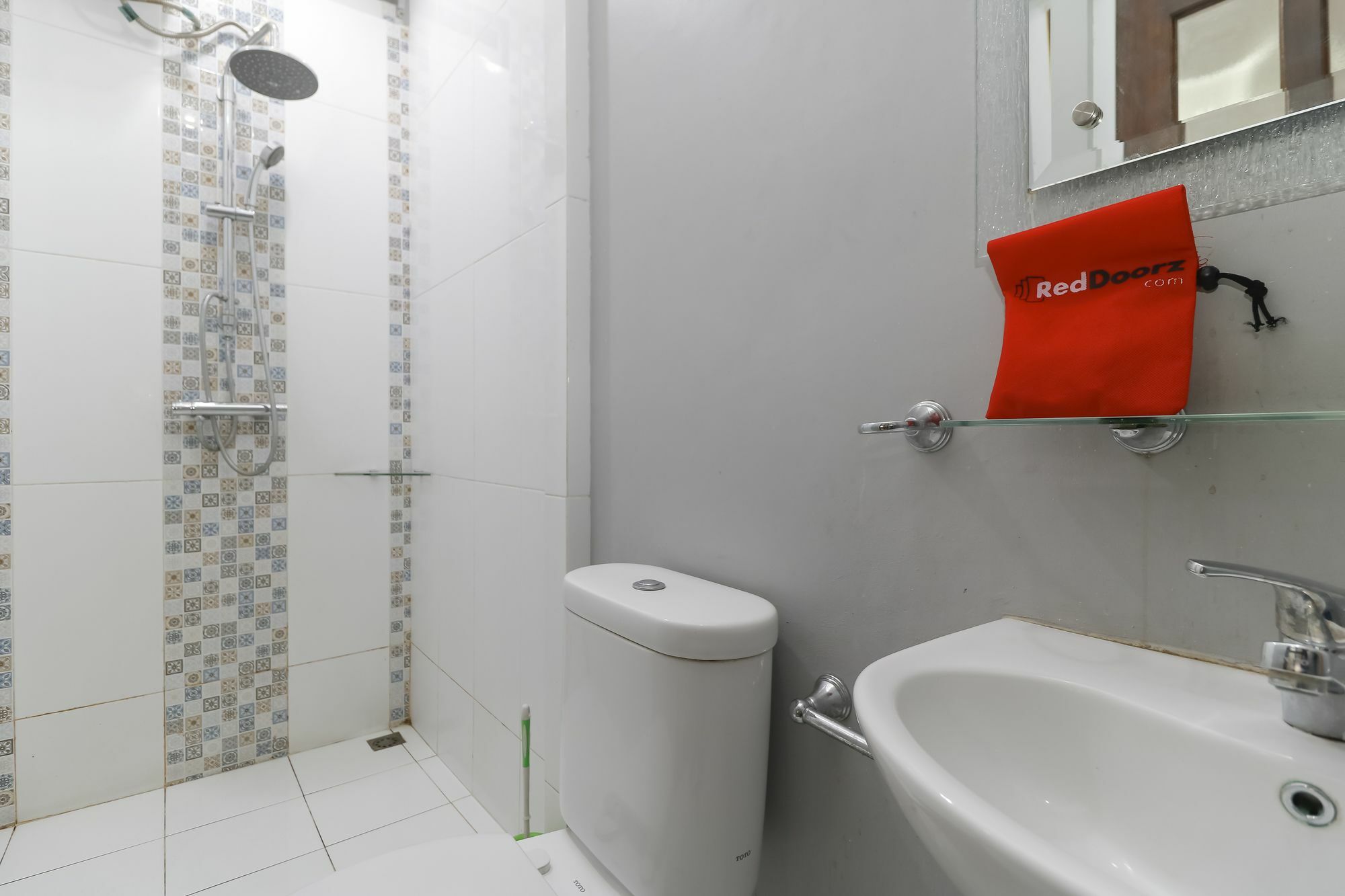Reddoorz @ Kwitang Hotel จาการ์ตา ภายนอก รูปภาพ